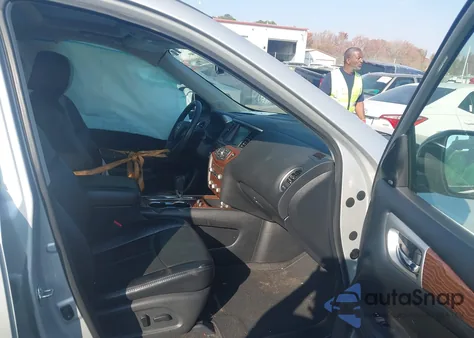 2017 Nissan Pathfinder Platinum из США, поврежденный, VIN 5N1DR2MNXHC697045